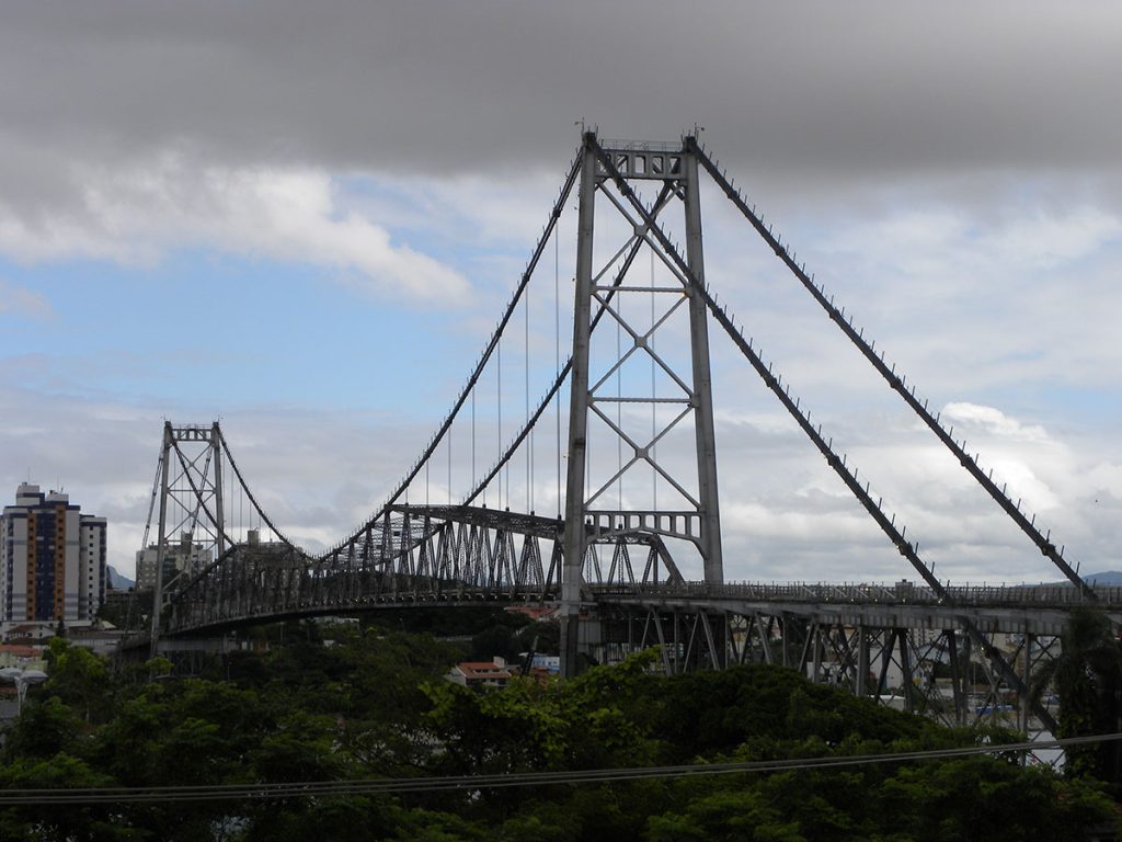 Ponte Hercílio Luz. O tempo não ajudou muito... florianopolis-ponte-hercilio-luz